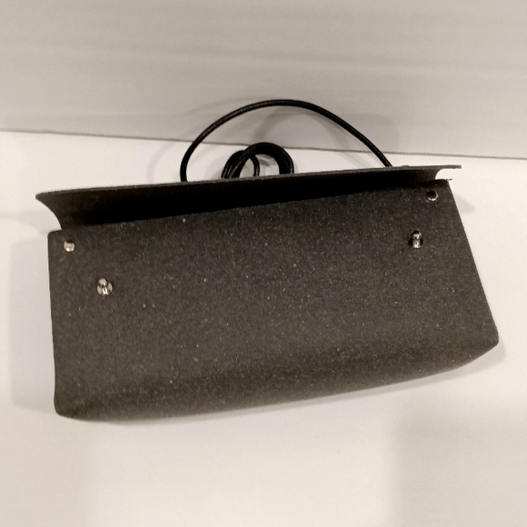 Walk With Me Brand Recycled Leather Triangle Bag Dreren Collection - Picture 4 of 12